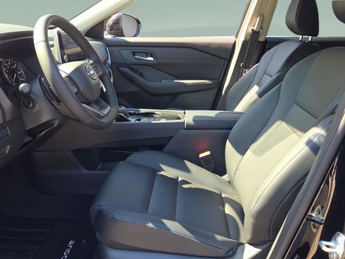 New 2026 Nissan Rogue SV FWD image 9