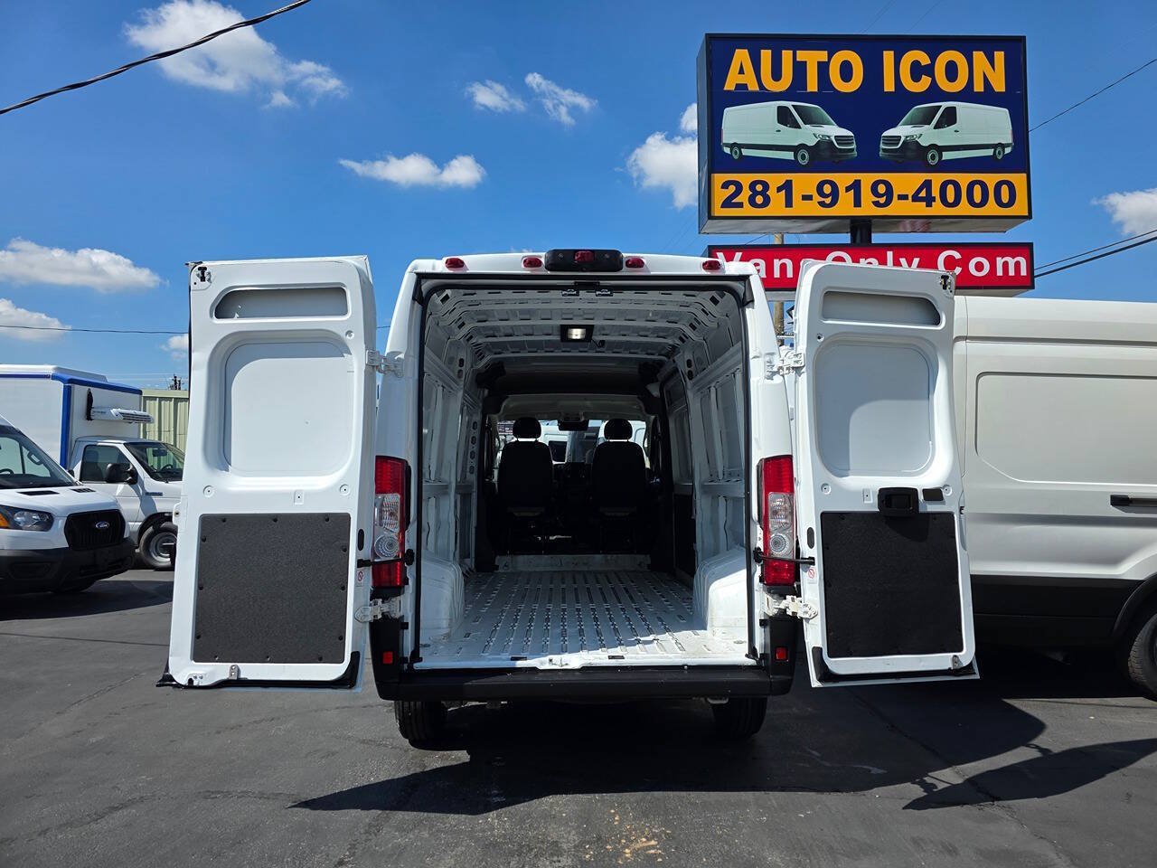 Used 2025 RAM ProMaster 3500 w/ Convenience Group FWD image 12