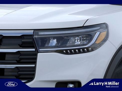 New 2026 Ford Explorer Active w/ Active Comfort Package image 18