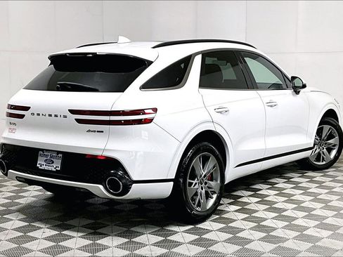 Used 2022 Genesis GV70 3.5T Sport image 12