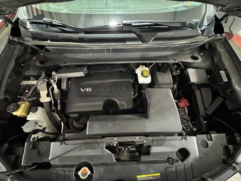Used 2019 Nissan Pathfinder SL AWD/4WD image 17