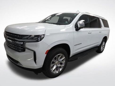 Used 2024 Chevrolet Suburban Premier image 1