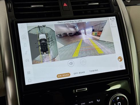 Used 2023 Land Rover Discovery HSE R-Dynamic image 18