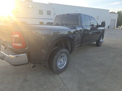 Used 2024 RAM 3500 Tradesman w/ Chrome Appearance Group AWD/4WD image 9