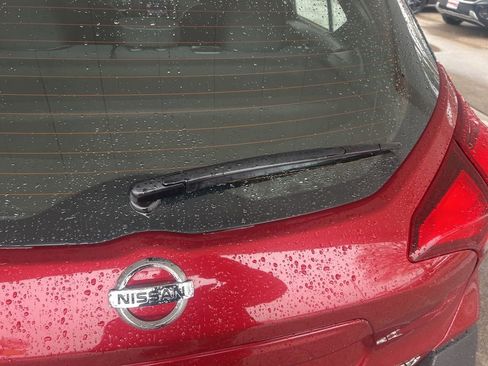 Used 2018 Nissan Kicks SV image 32