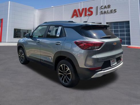 Used 2025 Chevrolet TrailBlazer LT AWD/4WD image 9