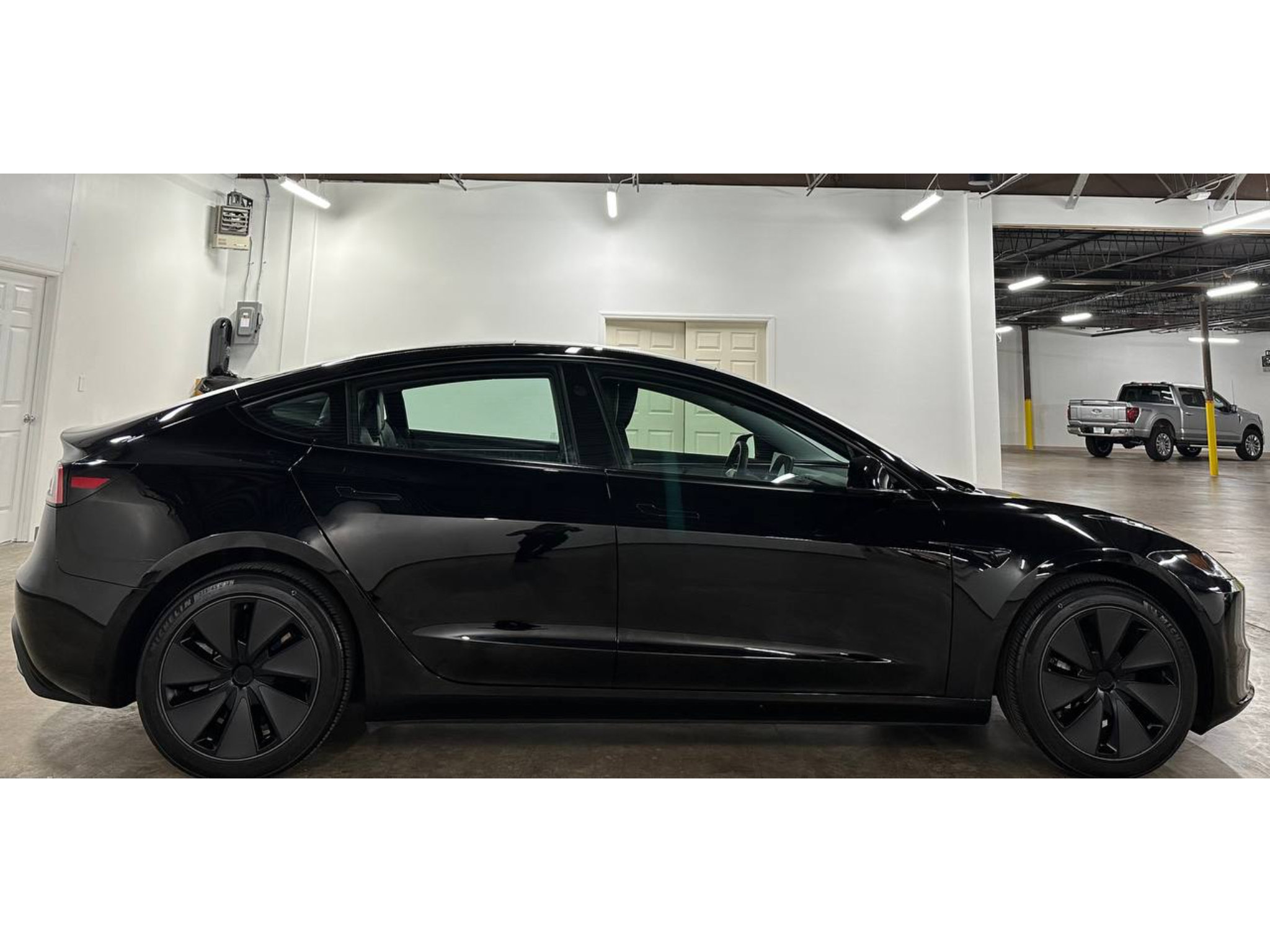 Used 2025 Tesla Model 3 RWD image 8