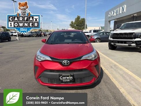 Used 2021 Toyota C-HR XLE FWD image 3