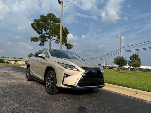 Used 2017 Lexus RX 350 FWD w/ Premium Package image 4
