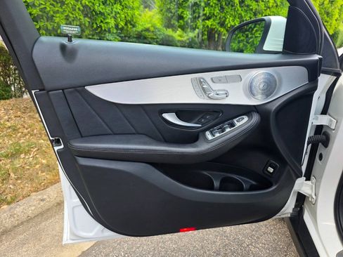 Used 2019 Mercedes-Benz GLC 300 4MATIC Coupe image 10