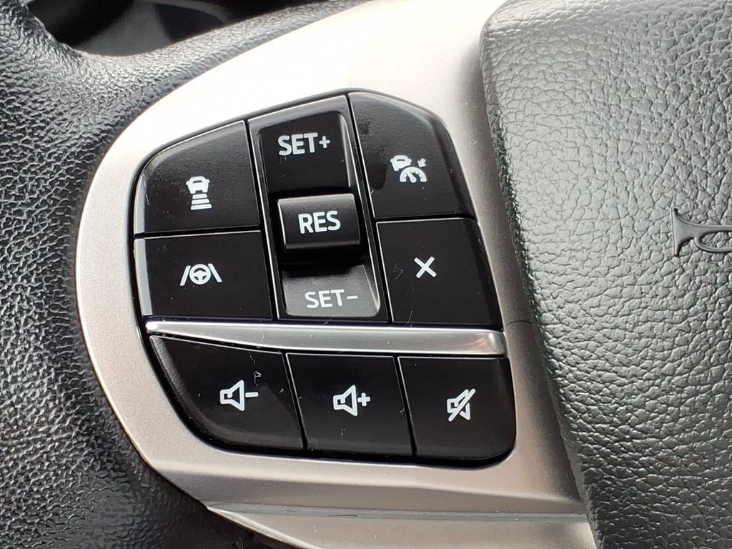 Used 2023 Ford Explorer XLT w/ Equipment Group 202A AWD/4WD image 26