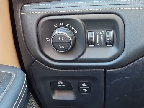 Used 2019 RAM 1500 Limited image 19