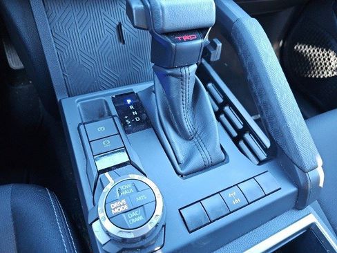 Used 2025 Toyota Tacoma TRD Off-Road image 24