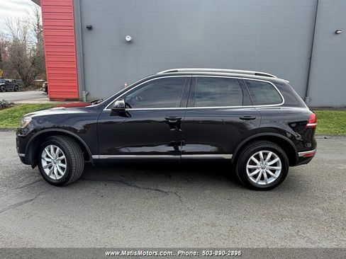 Used 2016 Volkswagen Touareg Sport image 5