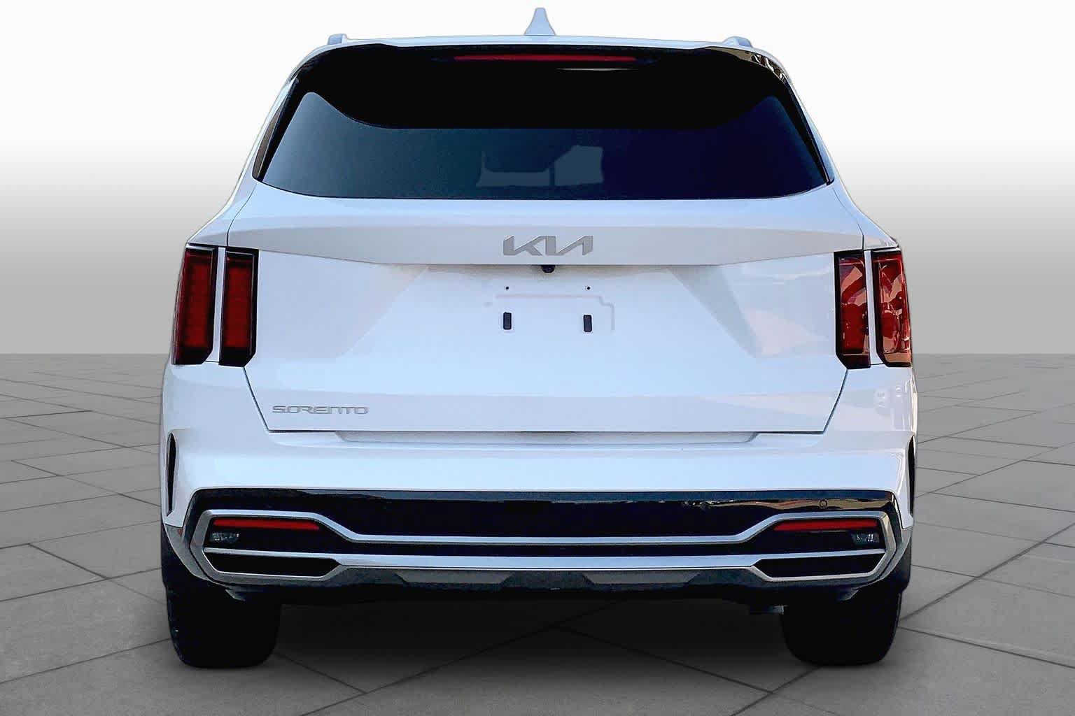 Used 2023 Kia Sorento EX FWD image 4