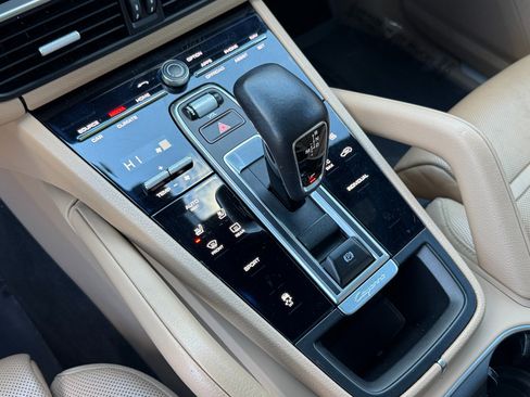 Used 2019 Porsche Cayenne image 39