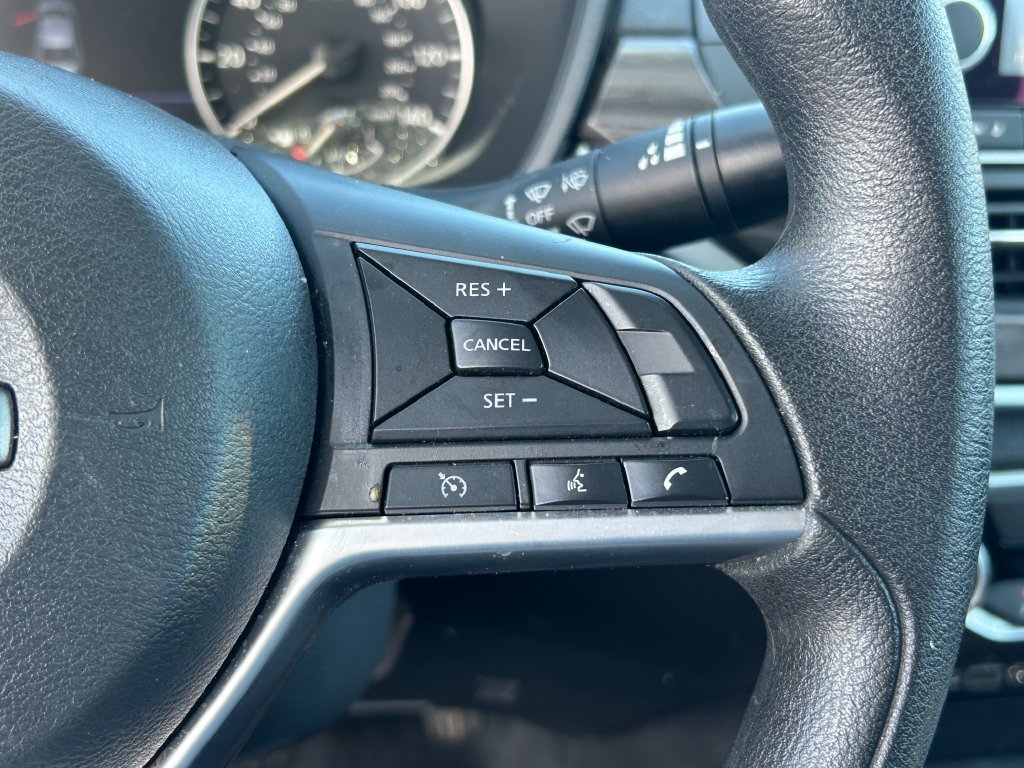 Used 2025 Nissan Altima 2.5 SV FWD image 17