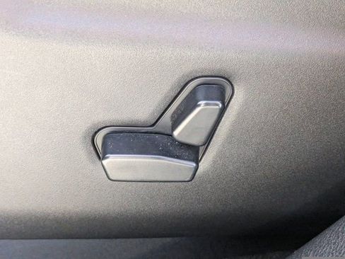 Used 2020 Jeep Grand Cherokee Altitude image 18