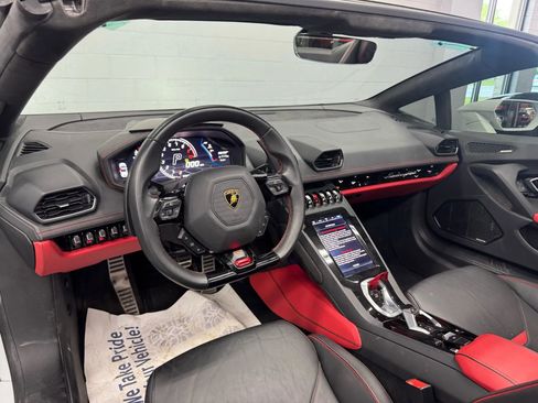 Used 2020 Lamborghini Huracan EVO image 36