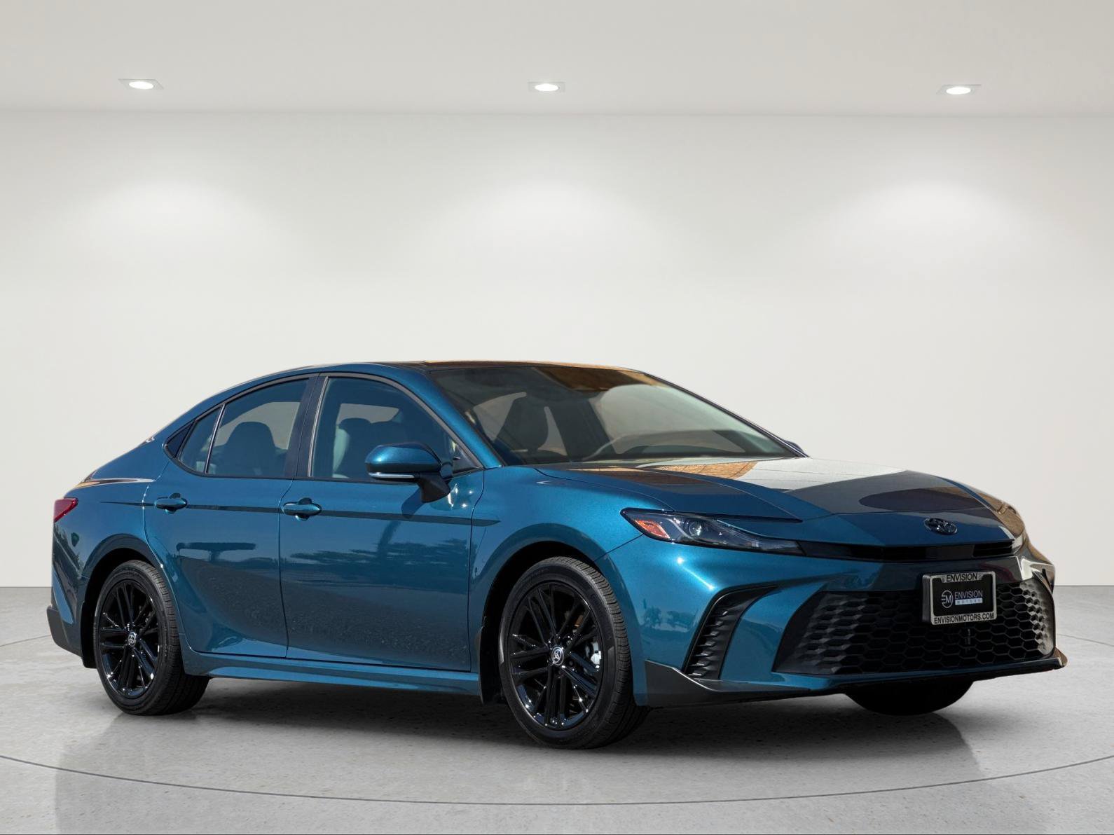 Used 2026 Toyota Camry SE w/ Multimedia Upgrade Package FWD image 8