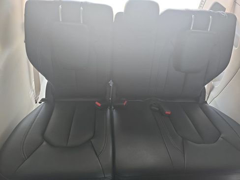 Used 2022 Chrysler Pacifica Touring-L FWD image 13