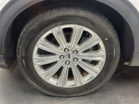 Used 2020 Ford Explorer Limited image 26