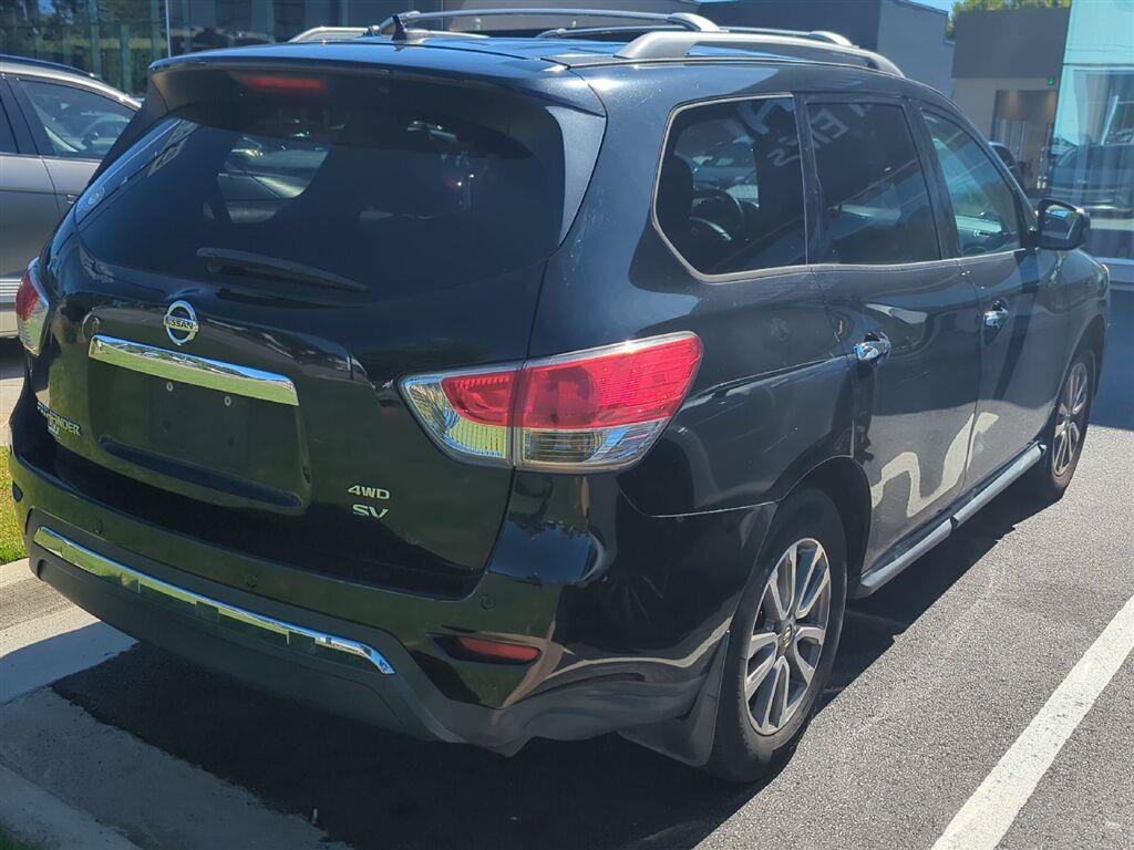 Used 2014 Nissan Pathfinder SV AWD/4WD image 4