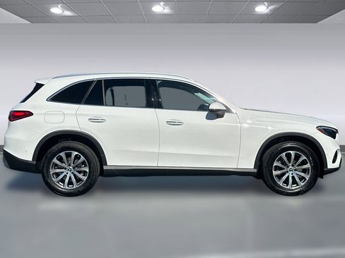 Used 2024 Mercedes-Benz GLC 300 4MATIC image 7