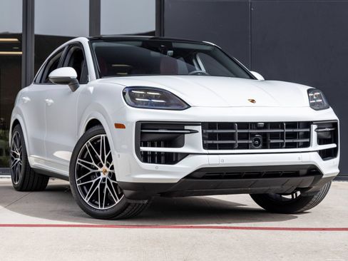 Certified 2025 Porsche Cayenne Coupe AWD/4WD image 6