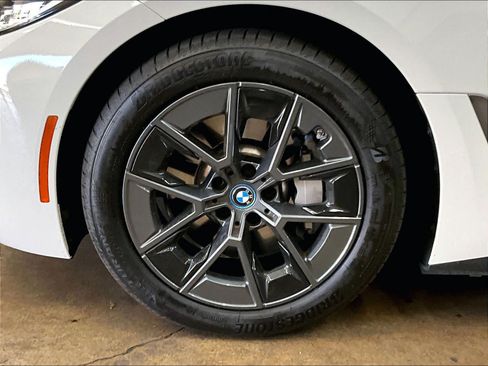 Used 2023 BMW i4 eDrive40 RWD image 12