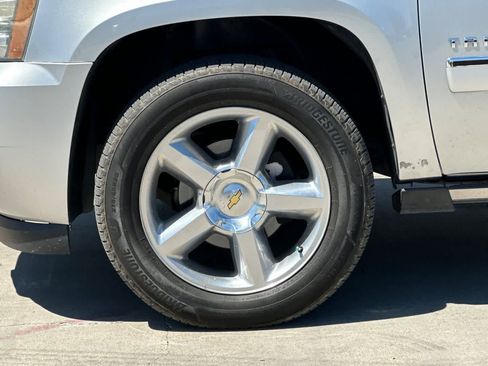 Used 2012 Chevrolet Tahoe LTZ AWD/4WD image 11