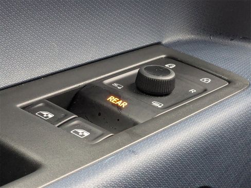 New 2025 Volkswagen ID. Buzz Pro S image 30