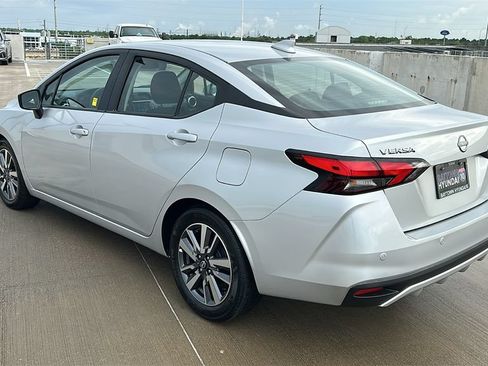 Used 2025 Nissan Versa SV FWD image 10