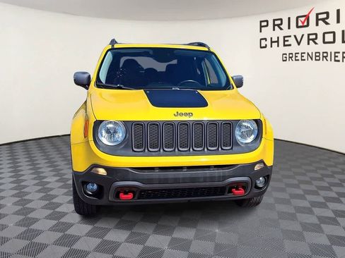 Used 2015 Jeep Renegade Trailhawk image 3
