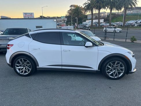 Used 2023 Genesis GV60 Advanced image 4