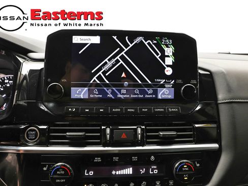 Used 2023 Nissan Pathfinder SL AWD/4WD image 12