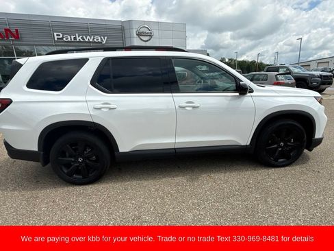 Used 2025 Honda Pilot Black Edition image 8