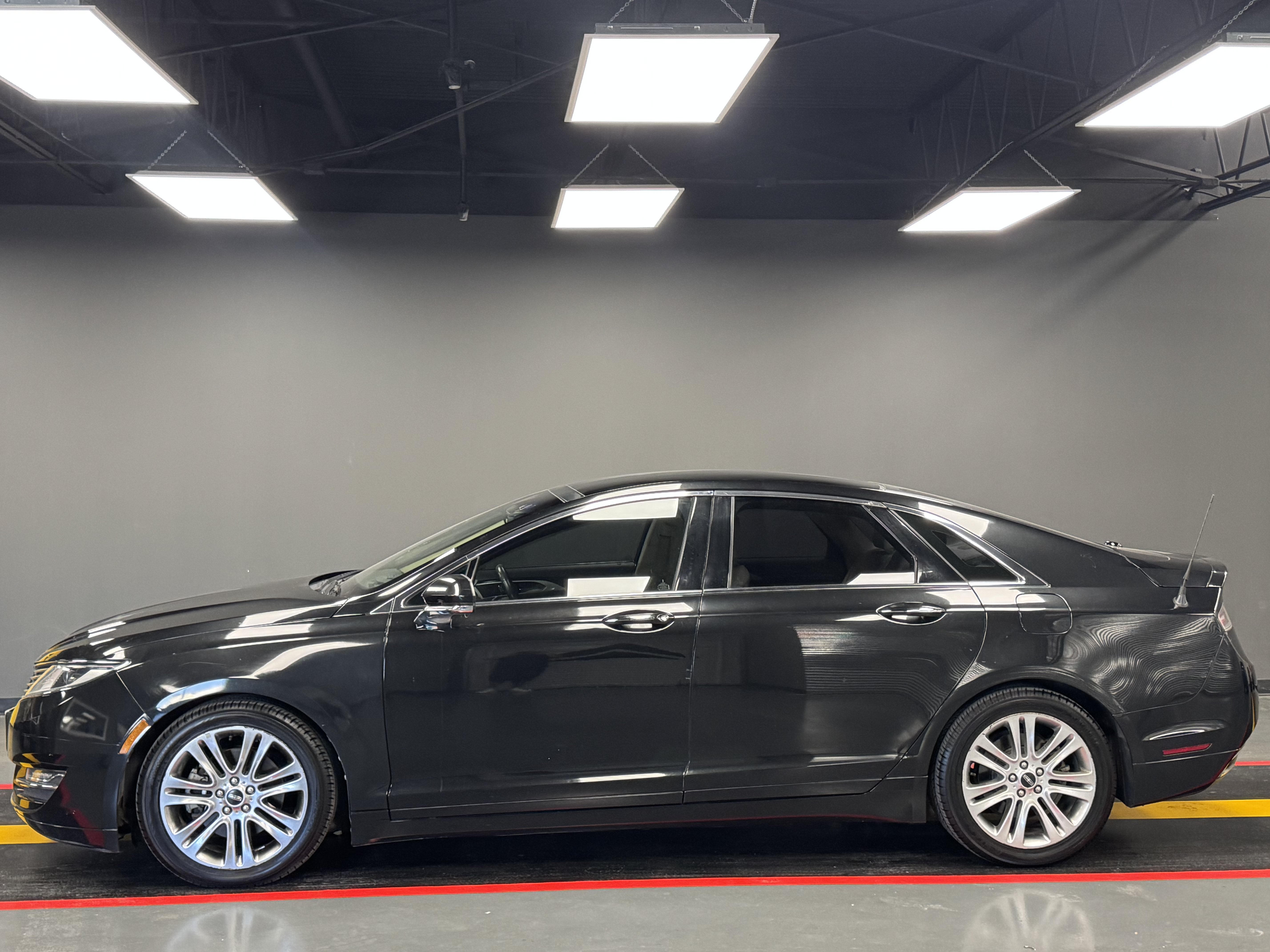 Used 2014 Lincoln MKZ w/ Equipment Group 102A Reserve FWD image 3