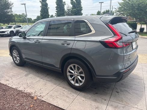 Used 2025 Honda CR-V EX image 6