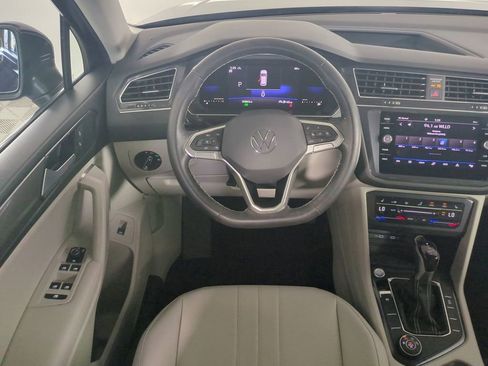 Used 2022 Volkswagen Tiguan SE AWD/4WD image 19