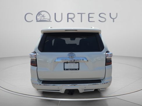 Used 2021 Toyota 4Runner Limited AWD/4WD image 4