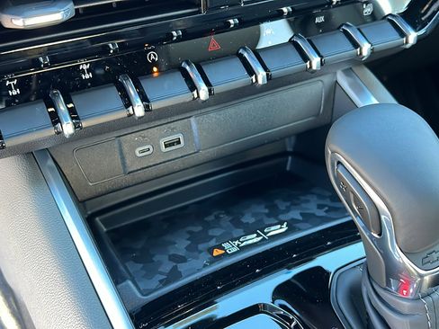 New 2026 Chevrolet Colorado ZR2 w/ Technology Package image 23