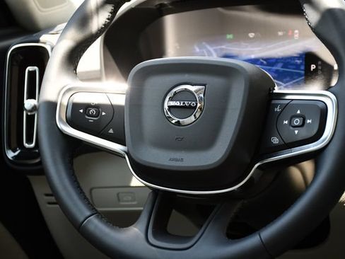 Used 2023 Volvo XC40 B5 Plus w/ Driver Assist Package AWD/4WD image 23