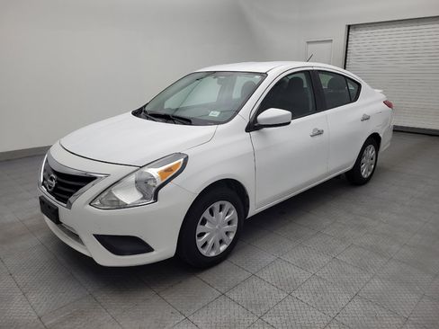 Used 2017 Nissan Versa SV FWD image 2