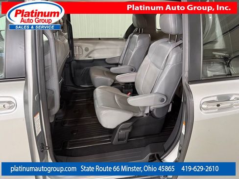 Used 2023 Toyota Sienna XLE AWD/4WD image 27
