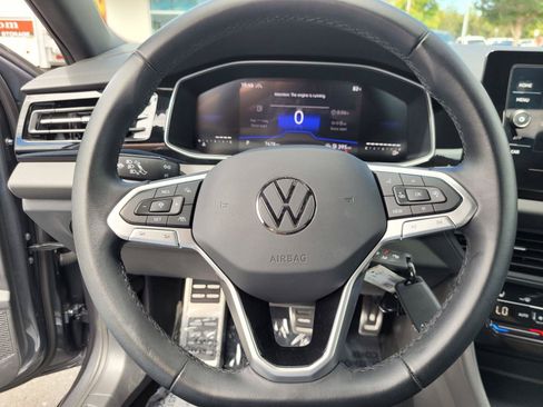 Certified 2025 Volkswagen Jetta Sport FWD image 34