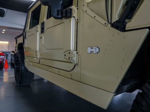 Used 2004 HUMMER H1 4-Door Open Top image 50