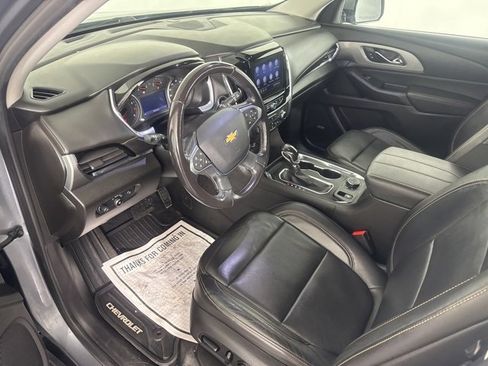 Used 2021 Chevrolet Traverse LT w/ LT Premium Package image 21