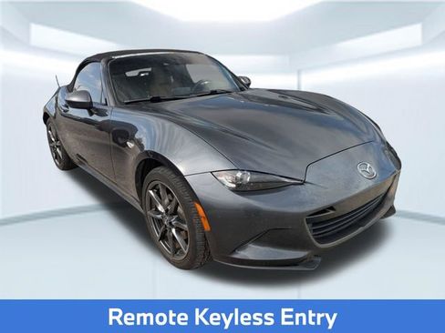Used 2016 MAZDA MX-5 Miata Grand Touring image 2