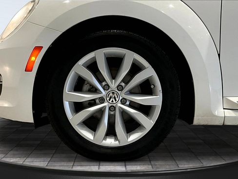 Used 2014 Volkswagen Beetle TDI image 30